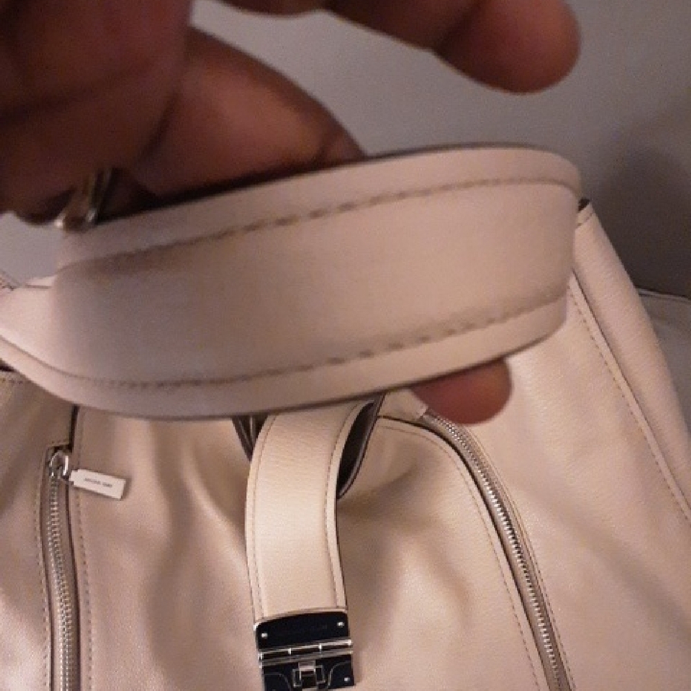 Michael Kors Cream Leather Hobo Bag - Picture 5 of 7